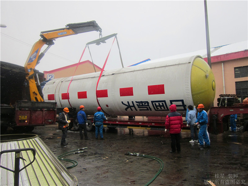 大型航天火箭搬遷