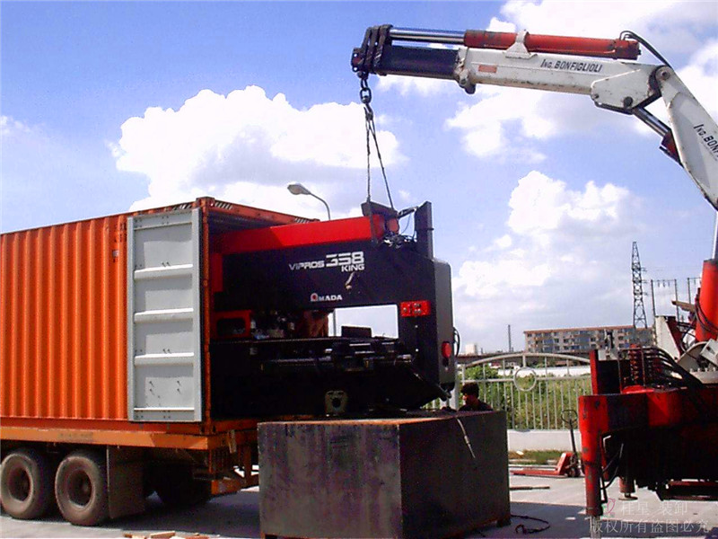 精密AMADA數(shù)控沖床