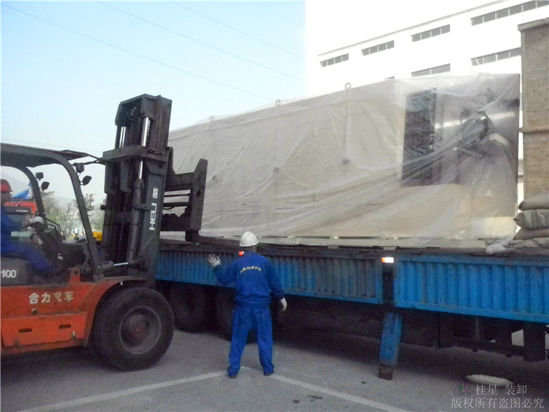 工廠(chǎng)設(shè)備搬運(yùn)