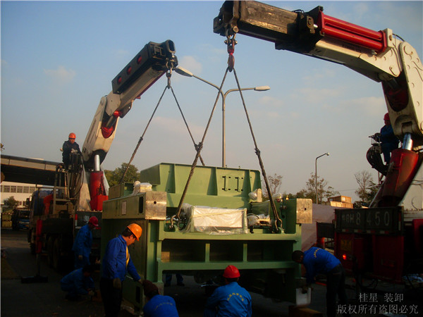 重型設(shè)備吊裝 重型設(shè)備吊裝