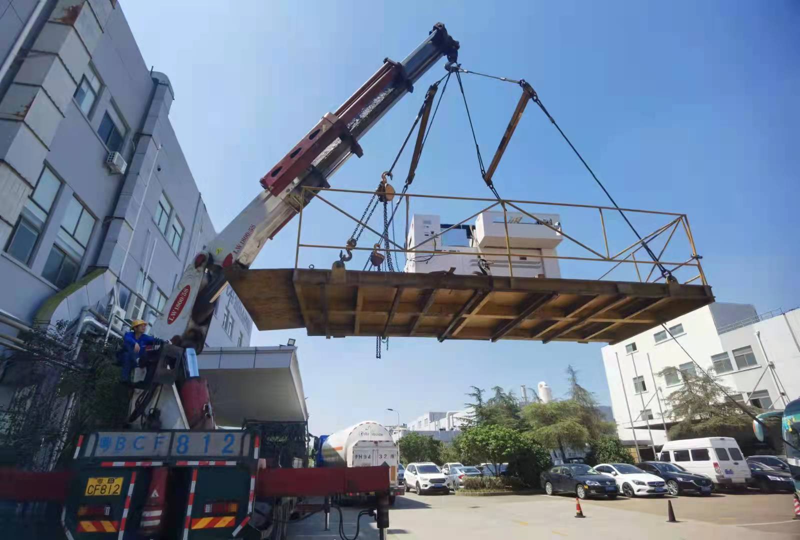 設(shè)備高空吊裝 設(shè)備高空吊裝