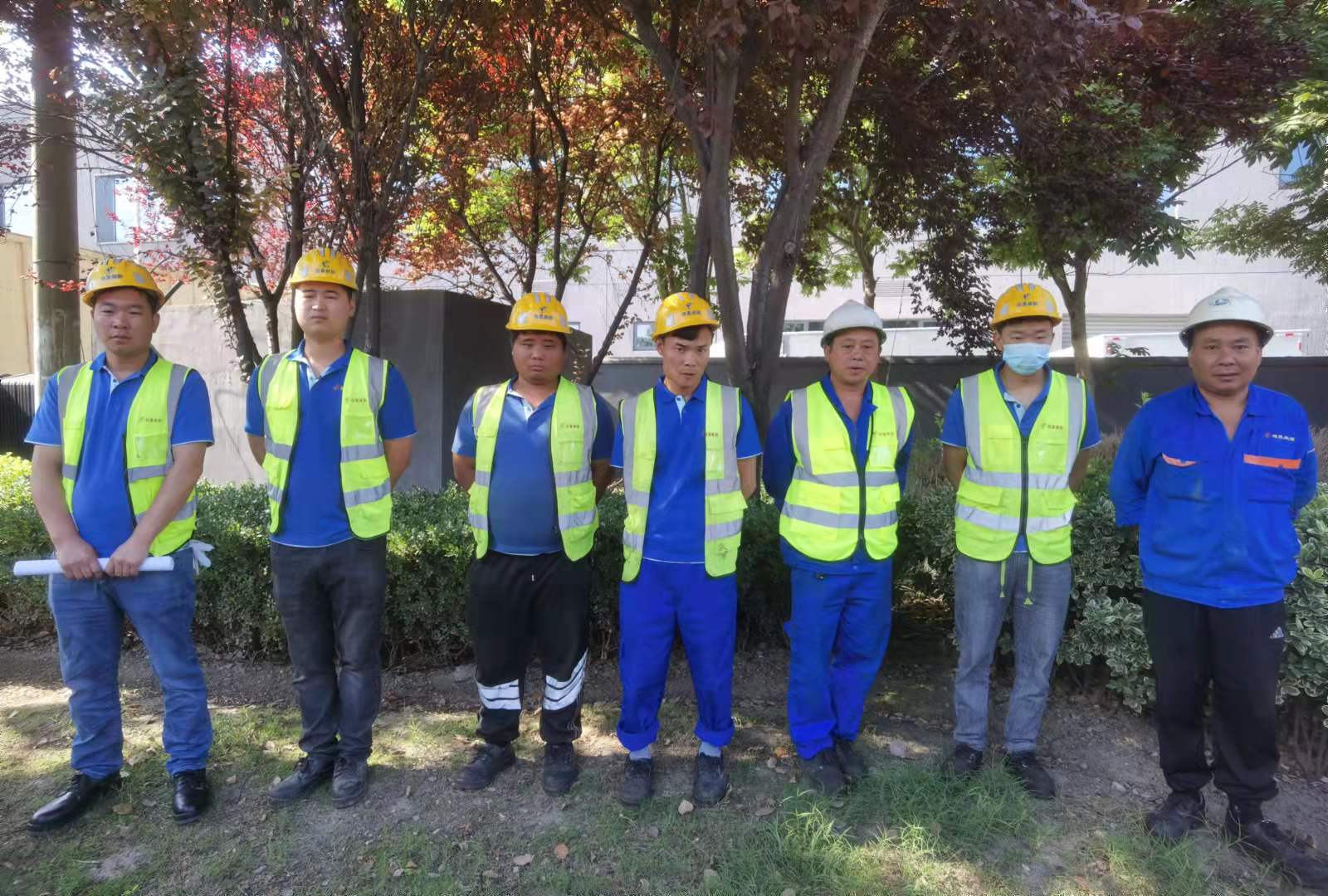 上海設(shè)備吊裝搬運(yùn)公司團(tuán)隊(duì)