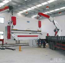 大型折彎?rùn)C(jī)吊裝