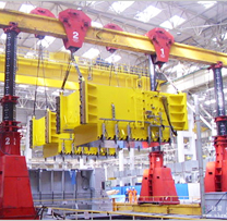 液壓龍門(mén)吊安裝大型設(shè)備