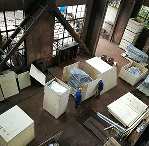 機(jī)械設(shè)備包裝箱現(xiàn)場(chǎng)打包